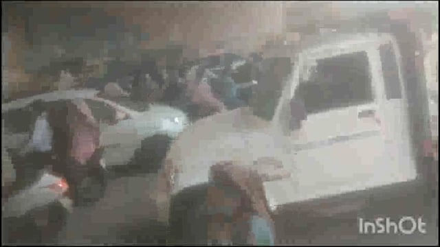 फरह परखम चौराहा आए दिन लगता है जाम ऑटो चालकों की वजह से काफी लंबा जाम देखने को मिला