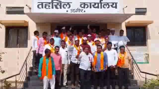 मंत्री छगन भुजबळ यांची मंत्रिमंडळातून हकालपट्टी करा,सकल मराठा समाजाची मुख्यमंत्र्यांकडे मागणी