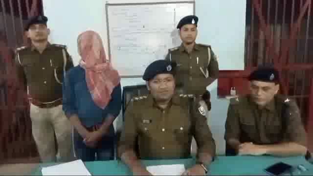 मनसरपुर अजीत हत्याकांड की सुलक्षी गुत्थी  पुलिस ने दो को देसी कट्टा के साथ किया गिरफ्तार एसडीपीओ ने किया प्रेस वार्ता 