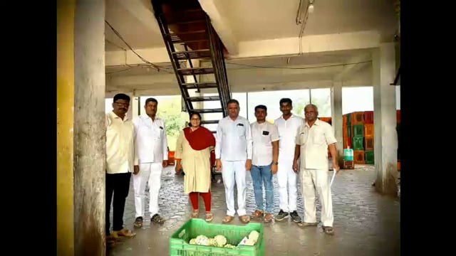 तहसीलदार बाई माने यांची हरि ओम फ्रूट मार्केटिंग कंपनी आणि कृषी उत्पन्न बाजार समितीला सदिच्छा भेट