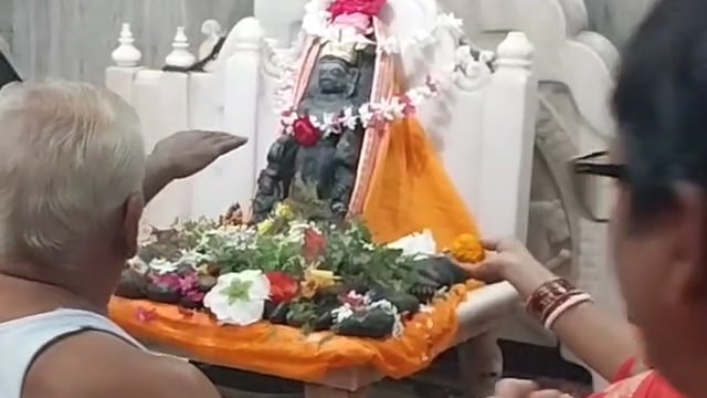 ऐतिहासिक मधुसूदन मंदिर में आंवला नवमी के मौके पर श्रद्धालुओं की उमड़ी भीड़ श्रद्धालुओं ने मंदिर परिसर में की पूजा अर्चना