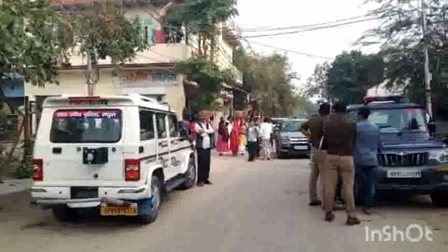 मथुरा थाना सदर बाजार क्षेत्र के नरसिंहपुरम में फायरिंग कर ज्वेलर्स की दुकान पर दिनदहाड़े लूट की घटना को दिया अंजाम