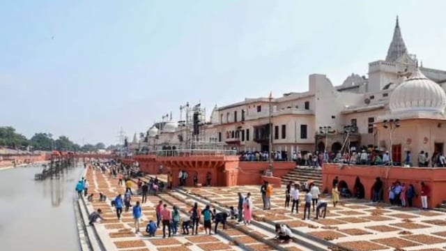 *पंचकोसी परिक्रमा आज*
अयोध्या
पंचकोसी परिक्रमा आज रात 9:25 से कल की शाम 7:21 तक होगी। कार्तिक पूर्णिमा स्नान 26 नवंबर को दोपहर 3:11 से शुरू होकर 27 नवंबर की दोपहर 2:36 पर समाप्त होगी