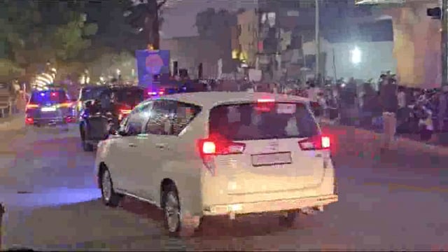 माननीय प्रधानमंत्री नरेंद्र मोदी का काफिला पहुंचा मथुरा ब्रज उत्सव मथुरा में देखे लाइव