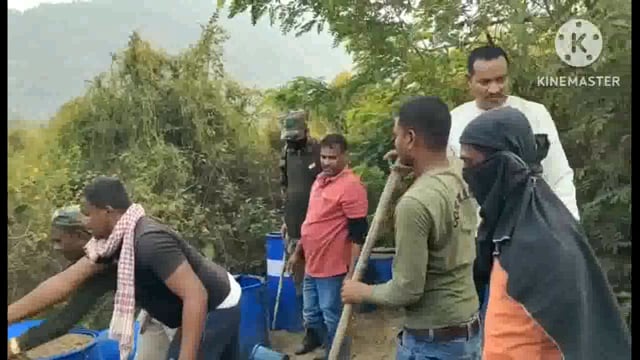 पुलिस ने चैलि  के जंगल में पांच महुआ शराब की भट्टी को किया ध्वस्त, तथा 1700 लीटर अर्ध निर्मित महुआ शराब को किया विंनिष्ट