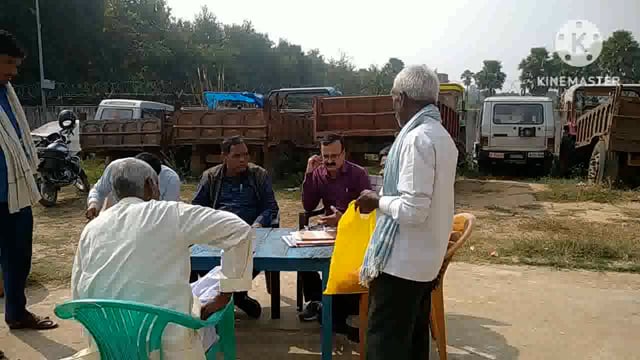 सिरदला प्रखंड के सिरदला व परना डाबर थाना परिसर मे भूमि विवाद से संबंधित मामलों के लेकर जनता दरबार का किया गया आयोजन