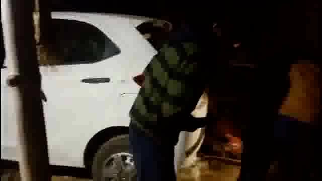 बनियाचक गांव में अनियंत्रित कार एक घर में घुसा गृह स्वामी सहित पत्नी एवं पुत्र गंभीर रूप से हुआ जख्मी