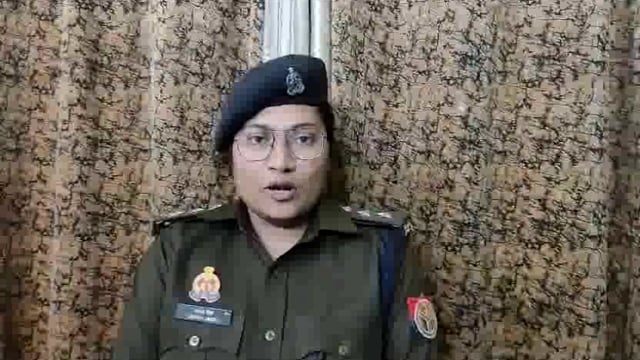 थाना लोहा मंडी क्षेत्र वारंटी सोनू कुरैशी की गिरफ्तारी के दौरान उसके परिजनों व अन्य लोगों द्वारा वारंटी को पुलिस गिरफ्ता