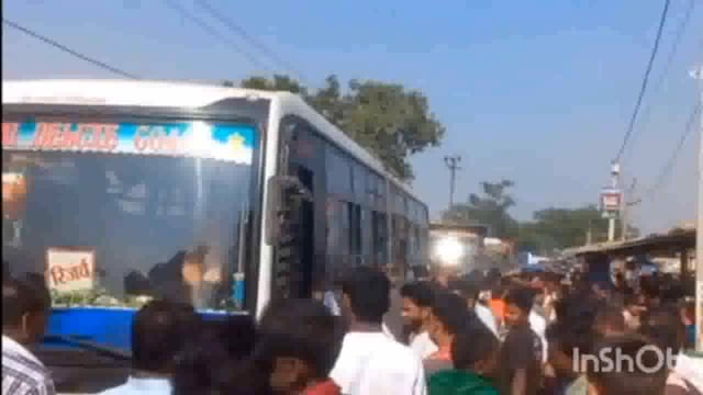 चलती बस में शॉर्ट सर्किट से लगी आग ,
नवादा के दो श्रद्धालु जख्मी