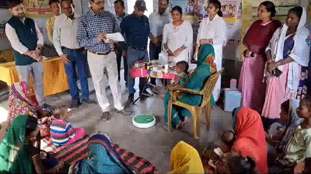 मिशन इंद्रधनुष कार्यक्रम के तीसरे चरण का पोलियो ड्रॉप पिलाकर सीएस ने किया शुभारंभ