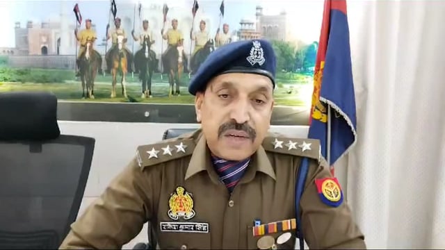 थाना ट्रांस यमुना क्षेत्र के नहराईच बघेल बस्ती में दो परिवार के आपसी विवाद में संबंध सहायक पुलिस उपयुक्त छाता द्वारा दी 