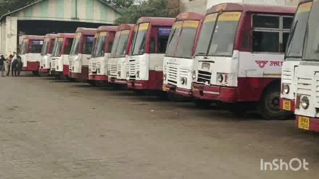 मथुरा रेलवे स्टेशन पर ट्रेन रद्द होने के बाद रोडवेज विभाग ने कसी कमर बसे लगाएंगे अधिक फेरे