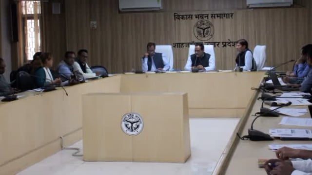 जिला स्वास्थ्य समिति की मासिक समीक्षा बैठक जिलाधिकारी की अध्यक्षता में विकास भवन सभागार में हुई सम्पन्न