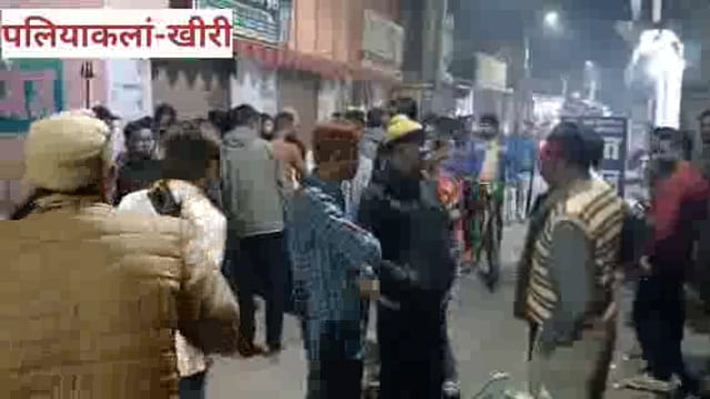 विद्युत विभाग ने एक बकाएदार के चक्कर में काटी पूरे मोहल्ले की बिजली