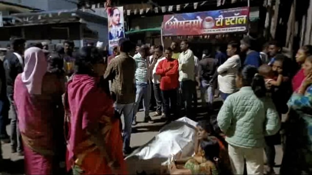 सुरजागड लोहखनिज वाहनाच्या धडकेत दुचाकीस्वार तरुण ठार; घटनेनंतर अहेरीत तणाव निर्माण...!