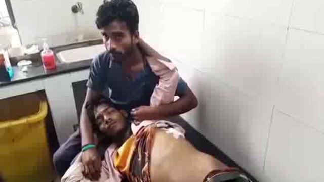 गजरौला गांव के युवक को तिकुनिया चौराहा पर दबंगों ने मारी गोली हालत गंभीर होने पर मेडिकल कॉलेज में भर्ती