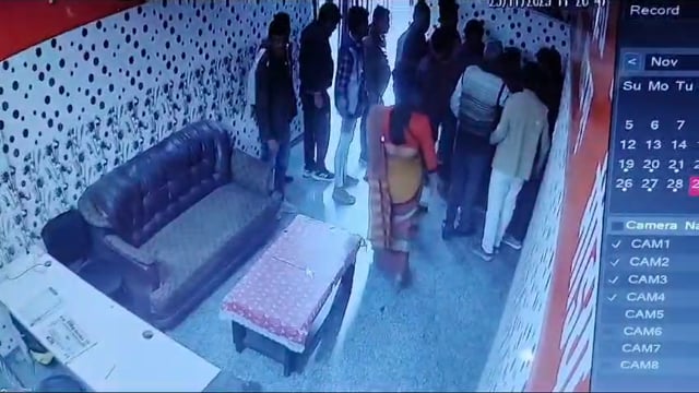 भाजपा नेता ने किया लोकतंत्र पर हमला पूर्व भाजपा जिला महामंत्री और वर्तमान में जिला पंचायत सदस्य हैं