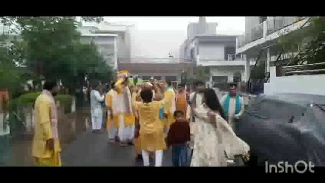 आगरा 251 महिलाओं ने धूमधाम से निकाली कलश यात्रा स्टेट बैंक कॉलोनी जयपुर हाउस से रिमझिम बारिश के चलते 30 नवंबर सुबह 9:30 