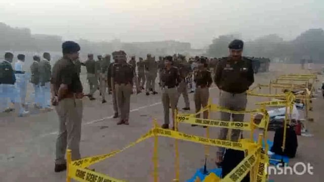 वरिष्ठ पुलिस अधीक्षक मथुरा द्वारा साप्ताहिक परेड का किया गया पुलिस लाइन परेड ग्राउंड में निरीक्षण