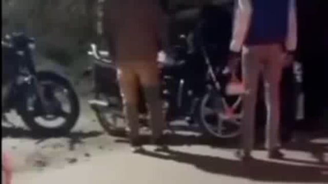 खराब सड़क पर अंजान चौकी के पास मोटर बाइक स्लिप हुई। बाइक सवार के चोट लगी