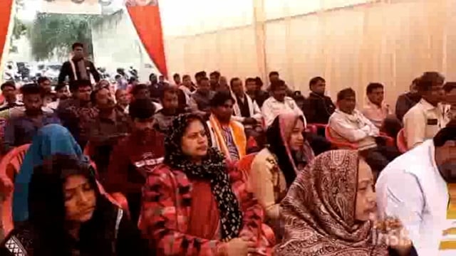 मथुरा में यूपी माटी कला बोर्ड एवं ग्राम उद्योग कार्यालय द्वारा भगवान नगर में एकदिवसीय माटी कला जागरूकता कार्यक्रम किया