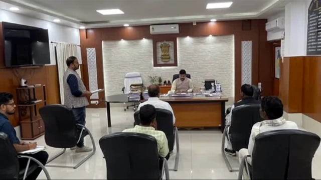 जिला पदाधिकारी ने कृषि विभाग  की बैठक में दिए आवश्यक दिशा निर्देश