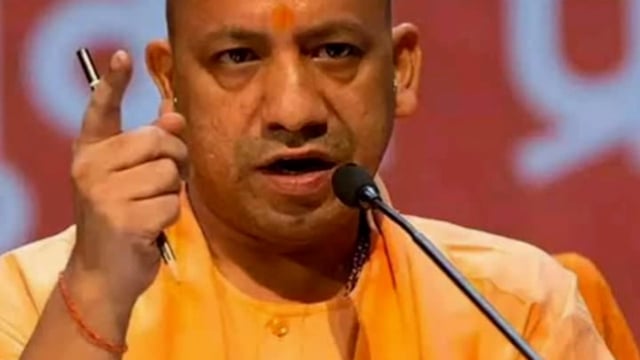 उत्तर प्रदेश-
CM योगी ने विभिन्न विभागों की निर्माणाधीन परियोजनाओं की समीक्षा की-
व्यापक जनहित से सम्बन्धित निर्माण 
परियोजनाओं को तेजी से पूरा करायें-CM 
निर्माणाधीन परियोजनाओं की समयबद्धता और गुणवत्ता 
के साथ किसी तरह का समझौता नहीं किया जा सकता-CM .
निर्माण कार्य से जुड़ी किसी भी परियोजना का बजट पुनरीक्षण न किया जाए-CM