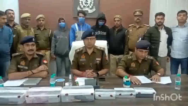 मथुरा ज्वेलर्स की दुकान में घुसकर तमंचे के बल पर सोने व चांदी के जैबर  लूटने वाले तीन अभियुक्तों को किया गिरफ्तार
