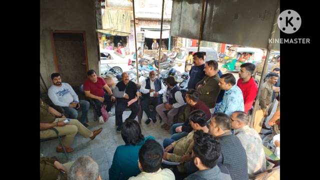 अलग-अलग टीम बनाकर मेरे और निरीक्षक टीम के नेटवर्क में शाहगंज थाना क्षेत्र में अतिक्रमण हटाया गया