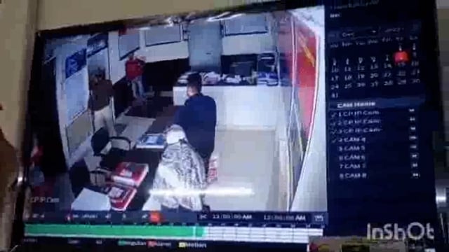 अलीगढ़ थाने में दरोगा की पिस्टल से संदिग्ध परिस्थितियों में महिला के सिर में लगी गोली हालत गंभीर वीडियो वायरल