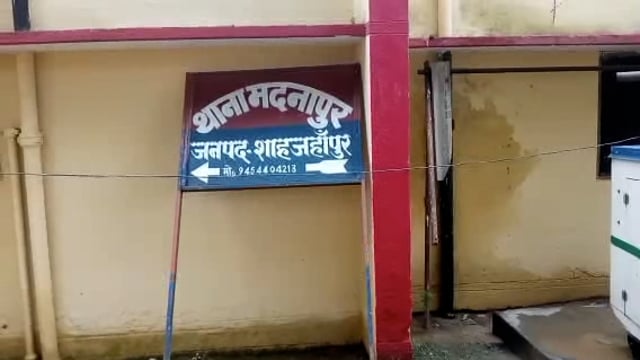 थाना मदनापुर के क्षेत्र गांव हैबतपुर में संदिग्ध परिस्थितियों मे महिला की हुई मौत पुलिस ने शव को कब्जे में लेकर पोस्टमार