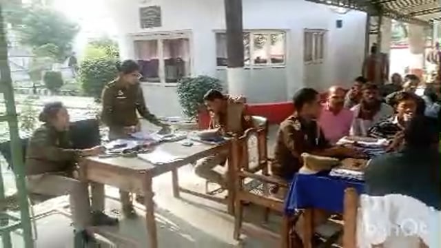 समाधान दिवस का आयोजन जमीनी विवाद की भरमार समाधान दिवस में नहीं सुलझ रहे हैं विवाद समाधान दिवस बना मजाक