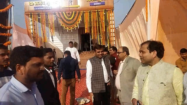 शांति विलास हॉस्पिटल की नई शाखा कुंडा तिलोरी मोड पर हुआ भब्य उद्घाटन जिसमें एमएलसी प्रतापगढ़ रहें मुख्यातिथि उमड़ी भीड़,