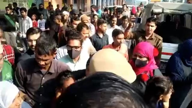 किला स्थित सरकारी स्कूल की अध्यापिका ने बच्चों को कमरे में बंद करके मारा कई बच्चे गंभीर रूप से घायल मेडिकल कॉलेज में करा