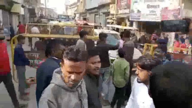 कंपोजिट विद्यालय में शिक्षिका के द्वारा बच्चों को पीटने शिक्षिका को सस्पेंड कर कार्रवाई के संबंध में बेसिक शिक्षा अधिकार