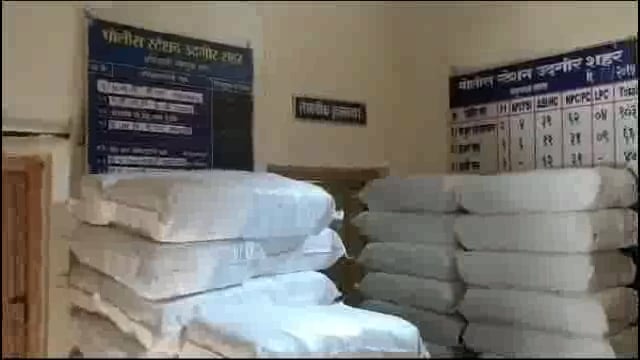 मदिना नगर भागात शहर पोलिसांनी लाखों रुपयांच्या गुटख्यासह दोन वाहने घेतली ताब्यात