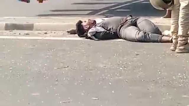 आगरा में भीषण हादसा दोबारा दिखाई दिया टेंपो और अज्ञात वाहन ने बीच में हुआ सड़क हादसा थाना इरादत नगर क्षेत्र की ग्वालियर 