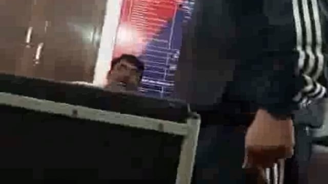 *ब्रेकिंग लखनऊ* 
कृष्ण नगर क्षेत्र अंतर्गत विजयनगर पुलिस चौकी में एक पुलिस कांस्टेबल द्वारा महिला के साथ अभद्रता और गाली गलौज करते वीडियो आया सामने।