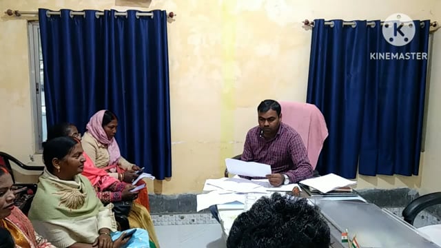 प्रखंड कल्याण पदाधिकारी ने विकास मित्रों के साथ की बैठक