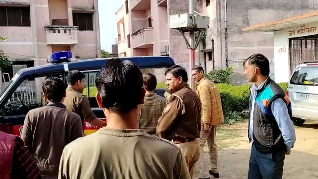 जमीन विवाद झगड़े की सूचना पर पुलिस पर दबंग ने किया हमला गाली गलौज करते हुए दरोगा की फाडी वर्दी