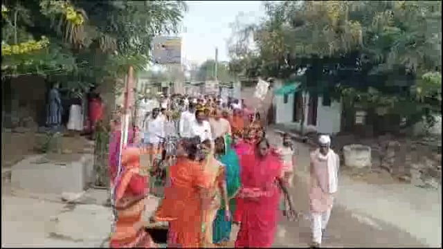 चवनहीप्परगा येथे ग्रामपंचायतीने घेतला दारूबंदीचा निर्णय,गावातून काढली जनजागृती रॅली