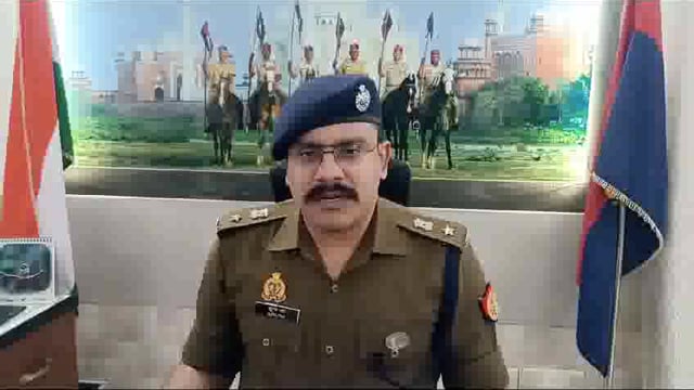 थाना सदर बाजार क्षेत्र मुस्तफा क्वार्टर में मिले युवक केशव की सूचना पुलिस उपायुक्त नगर जॉन आगरा द्वारा दी गई व्हाइट