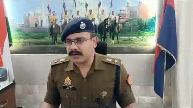 थाना नई की मंडी क्षेत्र मंदिर में चोरी करने वाले की प्रयास में संबंधित पुलिस उपायुक्त नगर जोन आगरा द्वारा दी गई व्हाइट न