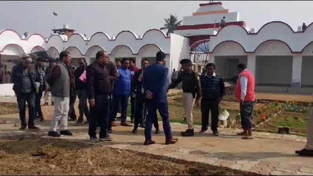 जिलाधिकारी अंशुल कुमार ने कृषि प्रदर्शनी मेला मैदान और सीएनडी खेल मैदान का लिया जायजा 