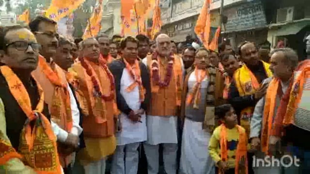 मथुरा में श्री राम मंदिर में पूजित अक्षत कलश यात्रा निकाल राममय हुआ मथुरा शहर