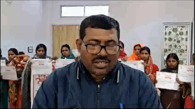 सतत् जिविकोपार्जन योजना द्वारा व्यवसाय में सफलता प्राप्त करने वाले दीदीयों को दिये प्रशस्तिपत्र 