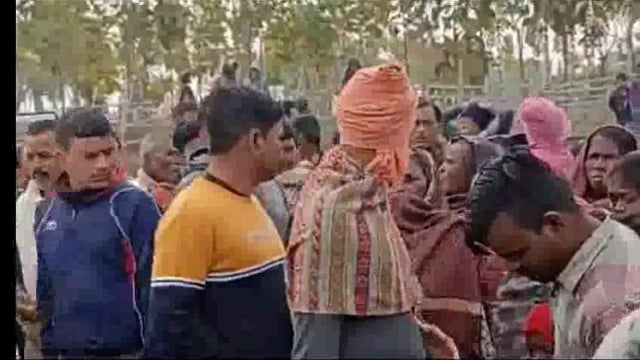 मनोरम वादियों से विचरण कर ग्रामीण क्षेत्र में पहुंचे काला हिरण; सूचना पर पहुंची पुलिस एवं वन विभाग की टीम