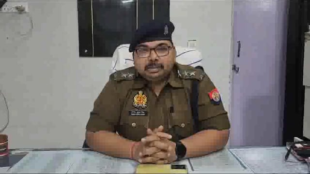 थाना शमशाबाद क्षेत्र भैंसे से भरे केंद्र को पकड़ने एवं चार व्यक्तियों को हिरासत में लेने के संबंध में एसीपी बसोनी की वाइ