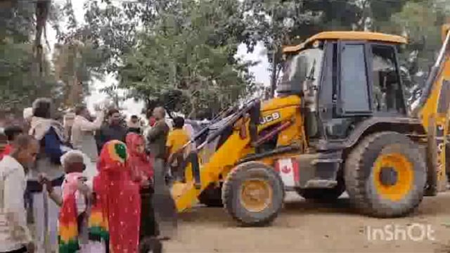 ग्राम प्रधान द्वारा बाल्मिक बस्ती पर वोट न देने पर चलवाया दो बार बुलडोजर
