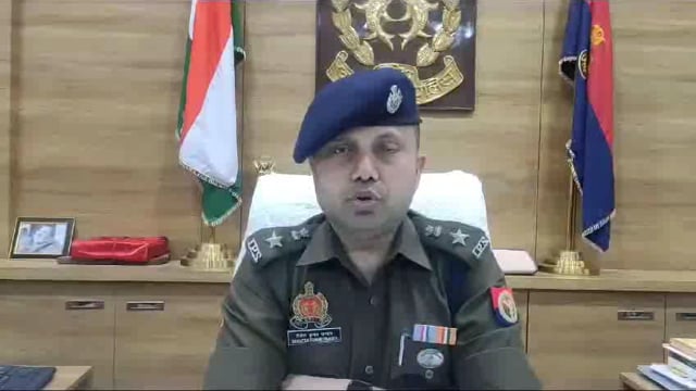 बांके बिहारी जी के दर्शन के लिए आई दो बुजुर्ग महिलाओ की हुई मौत

वीकेंड के कारण वृंदावन में बना रहा श्रद्धालुओं की भीड़ का दबाव